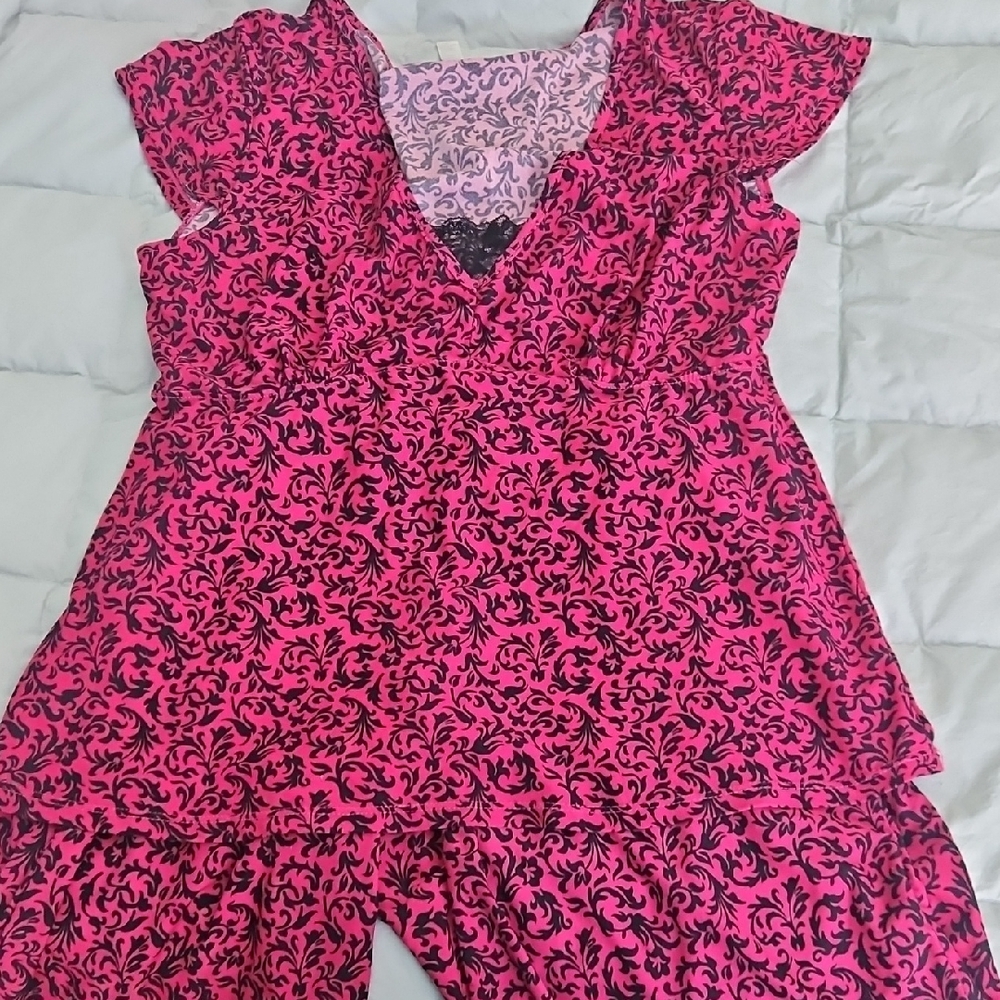 Marilyn Monroe Pink and Black Patterned Intimated Sleep Set